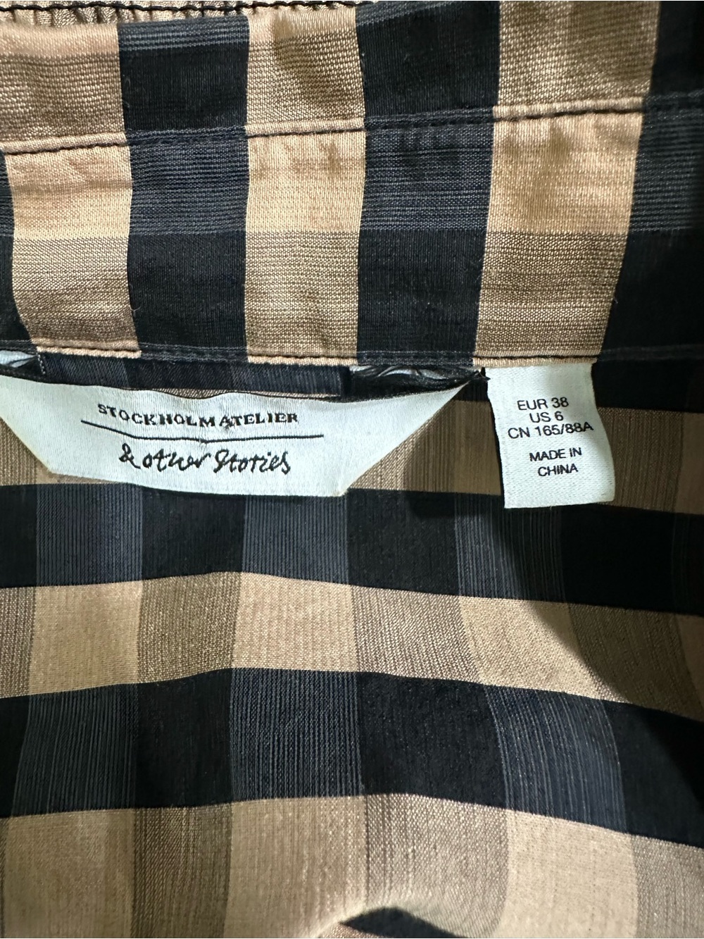 & Other Stories Black and Tan Checked Smocked Waist Midi Dress Sz 6 - Picture 5 of 7